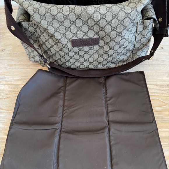 Gucci GG Monogram Diaper/messenger Bag - Picture 5 of 7